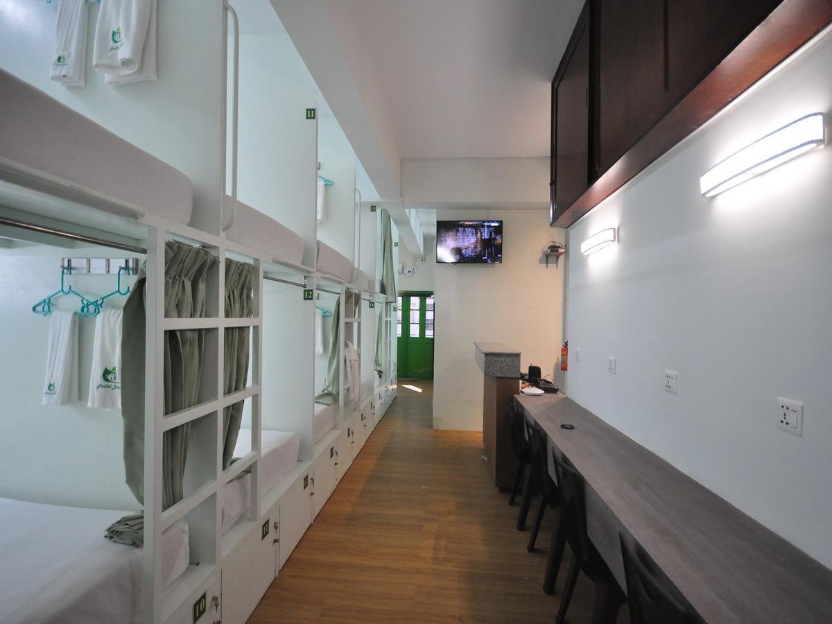 Hostel Latha Yangon Exterior photo