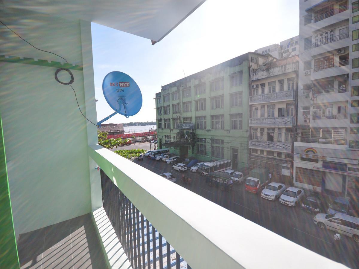 Hostel Latha Yangon Exterior photo