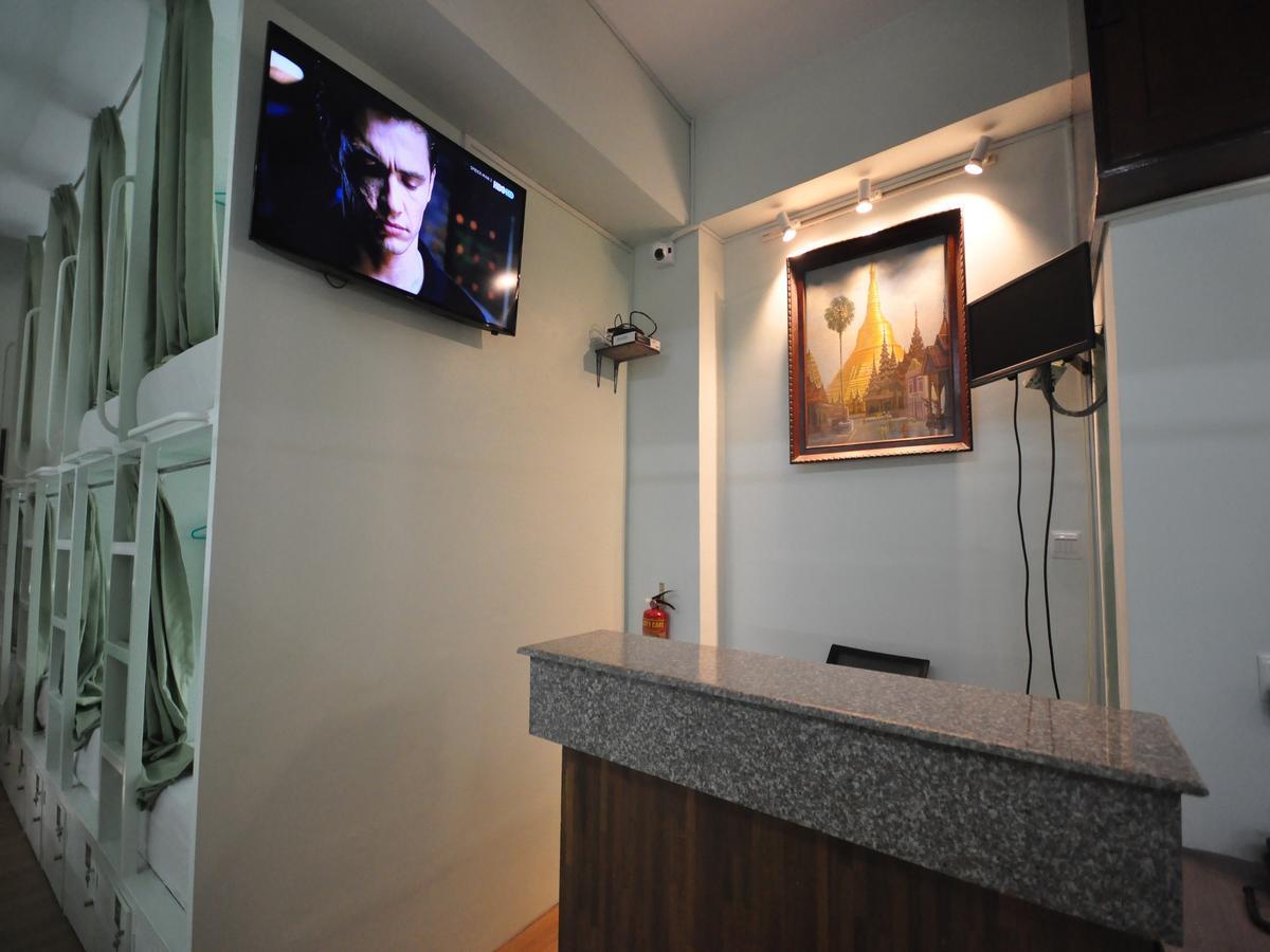 Hostel Latha Yangon Exterior photo